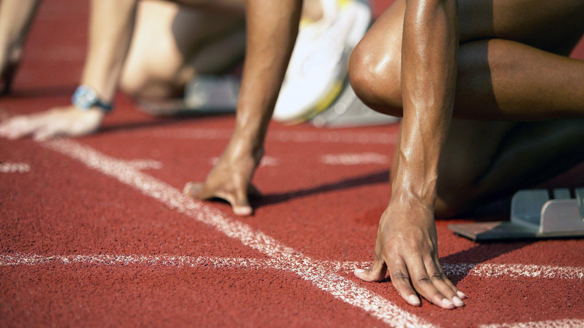 传奇传承!伊涅斯塔亲临盛典 女足金球奖归属今夜揭晓